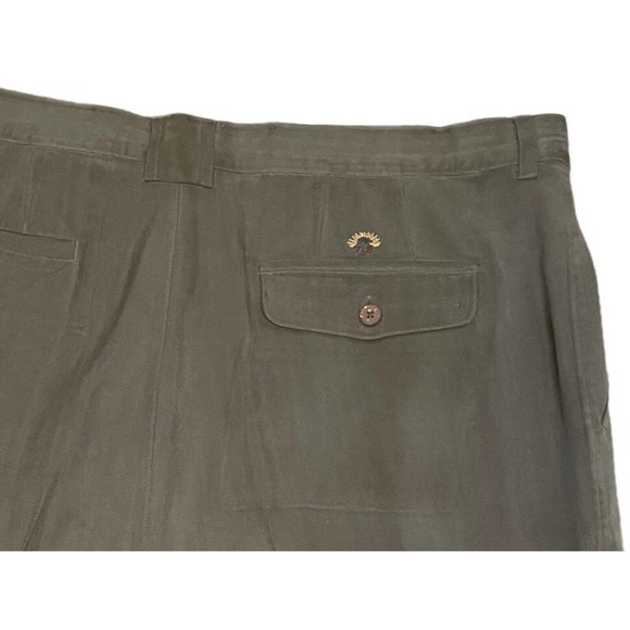 Tommy Bahama Silk Olive Green Pleated Golf Shorts Men’s Size 42 x 8 - Picture 6 of 9